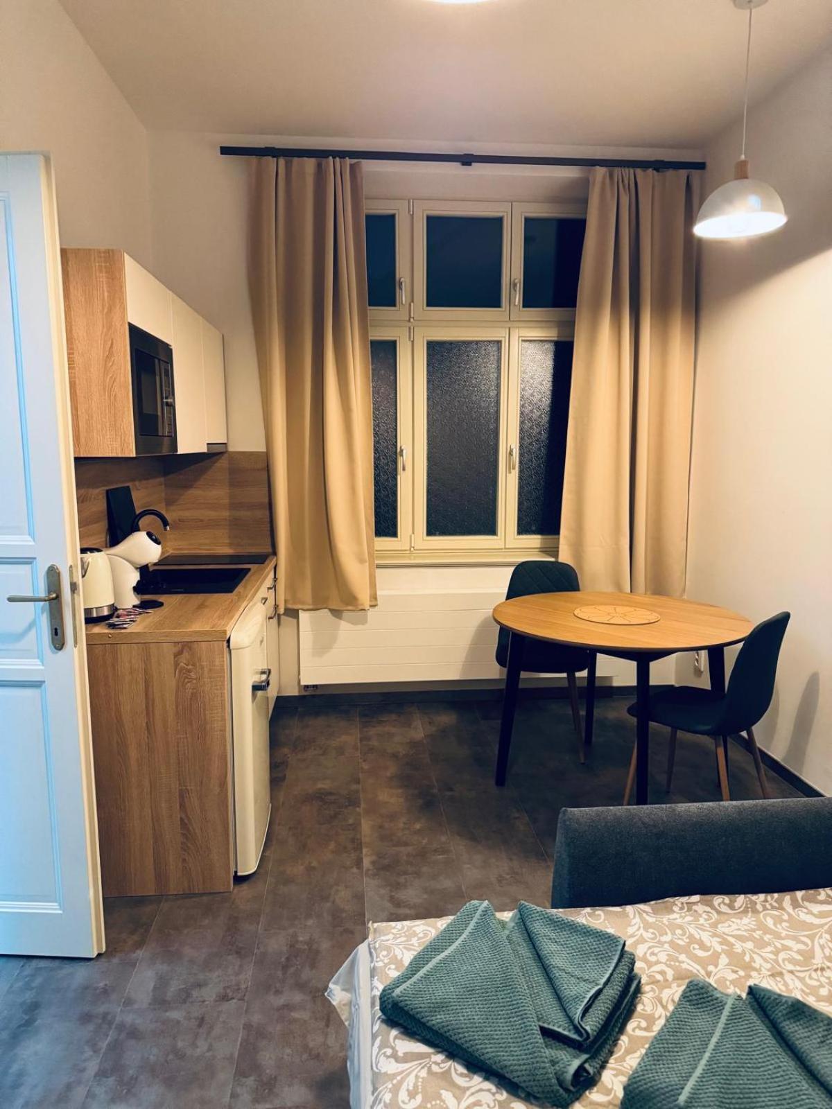 Pearl Bee Deluxe Suites Plzen Luaran gambar