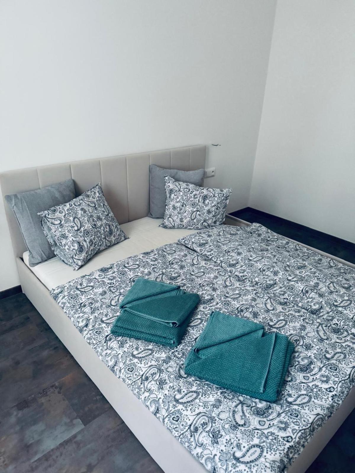 Pearl Bee Deluxe Suites Plzen Luaran gambar