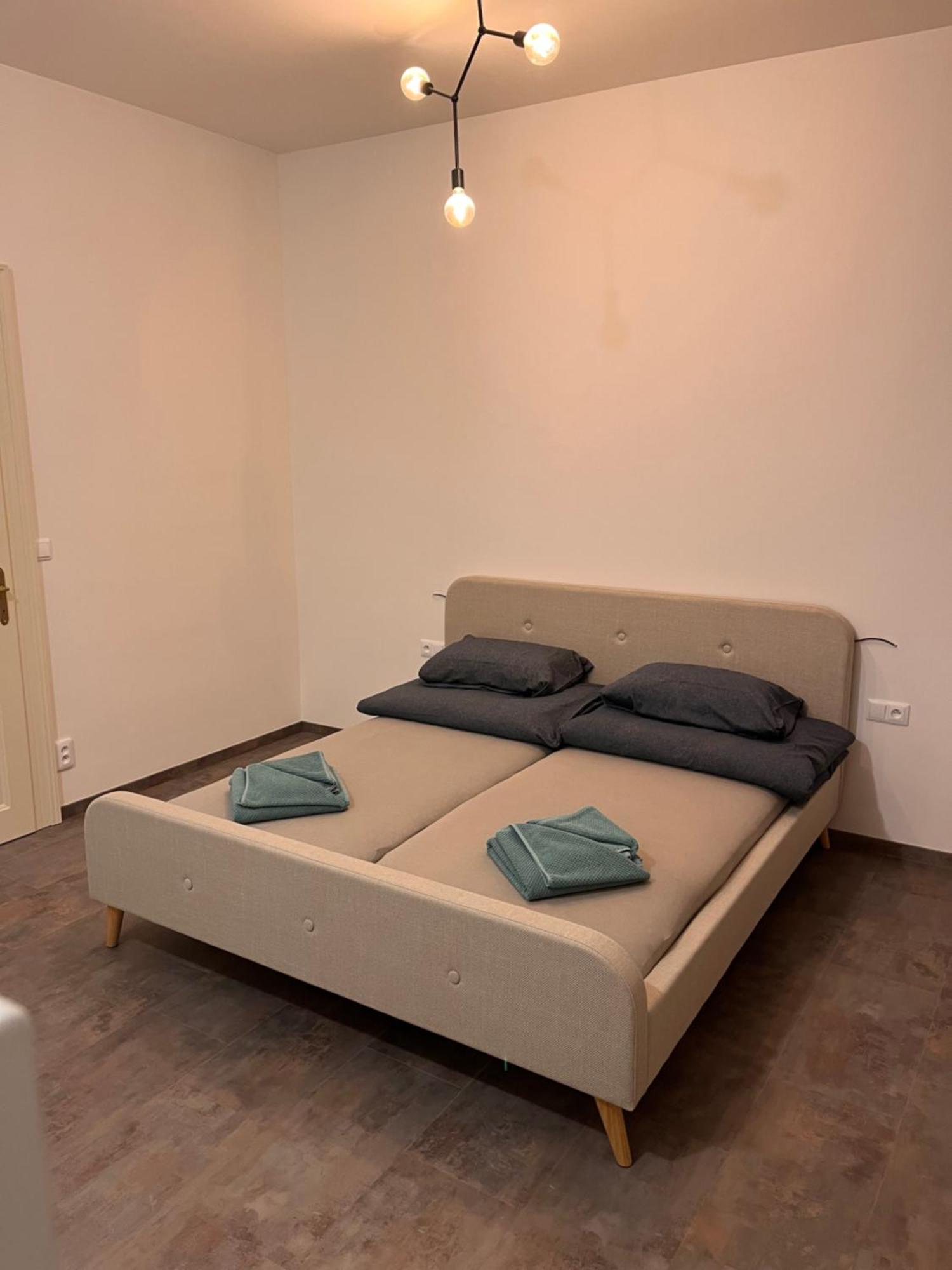 Pearl Bee Deluxe Suites Plzen Luaran gambar