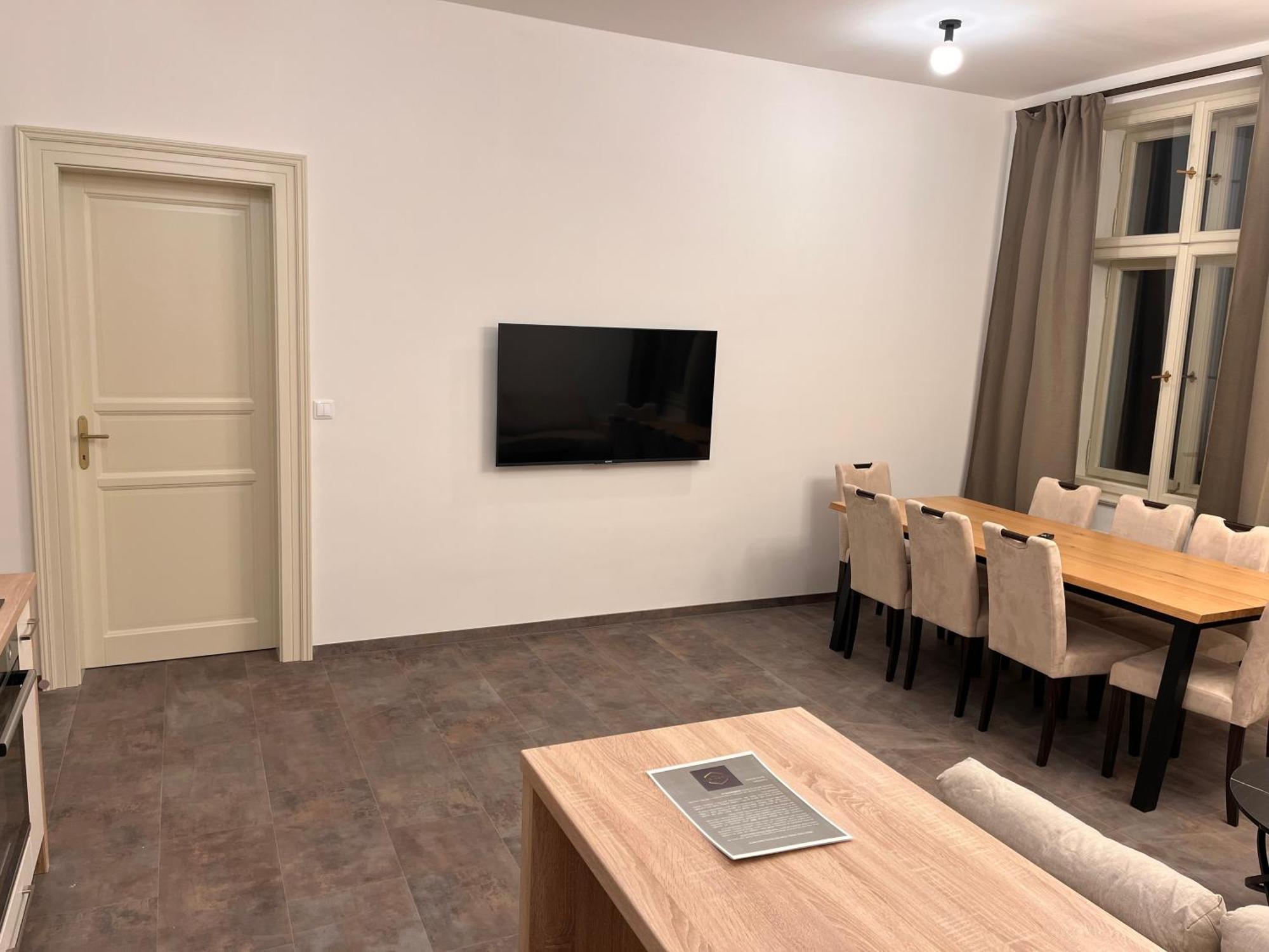 Pearl Bee Deluxe Suites Plzen Luaran gambar
